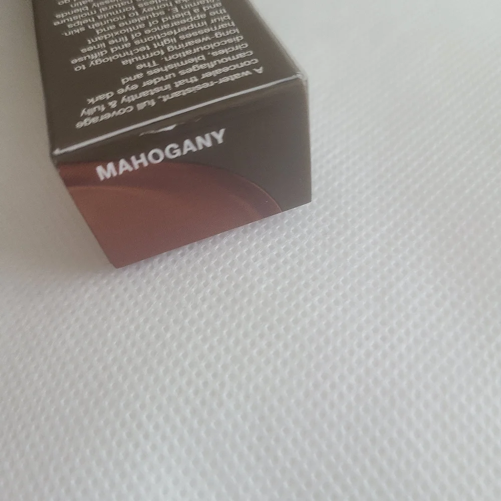 Becca Ultimate Coverage Longwear Concealer in Mohagony